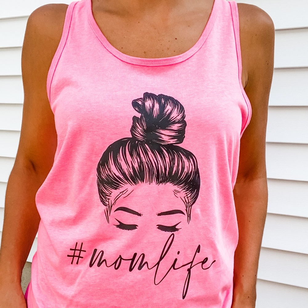 NWT Mom Life Graphic Tank